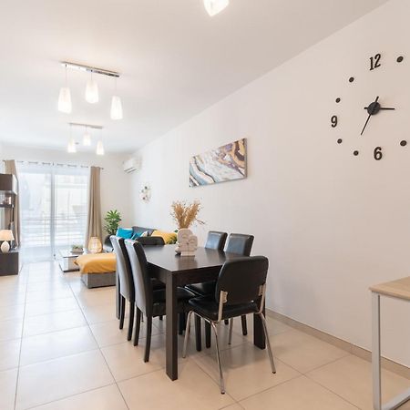 2 Bedroom In Central St Julians Prime Location In Paceville Apt 3 By Vaganza Сент Джулианс Экстерьер фото