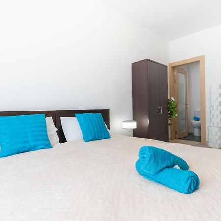 2 Bedroom In Central St Julians Prime Location In Paceville Apt 3 By Vaganza Сент Джулианс Экстерьер фото