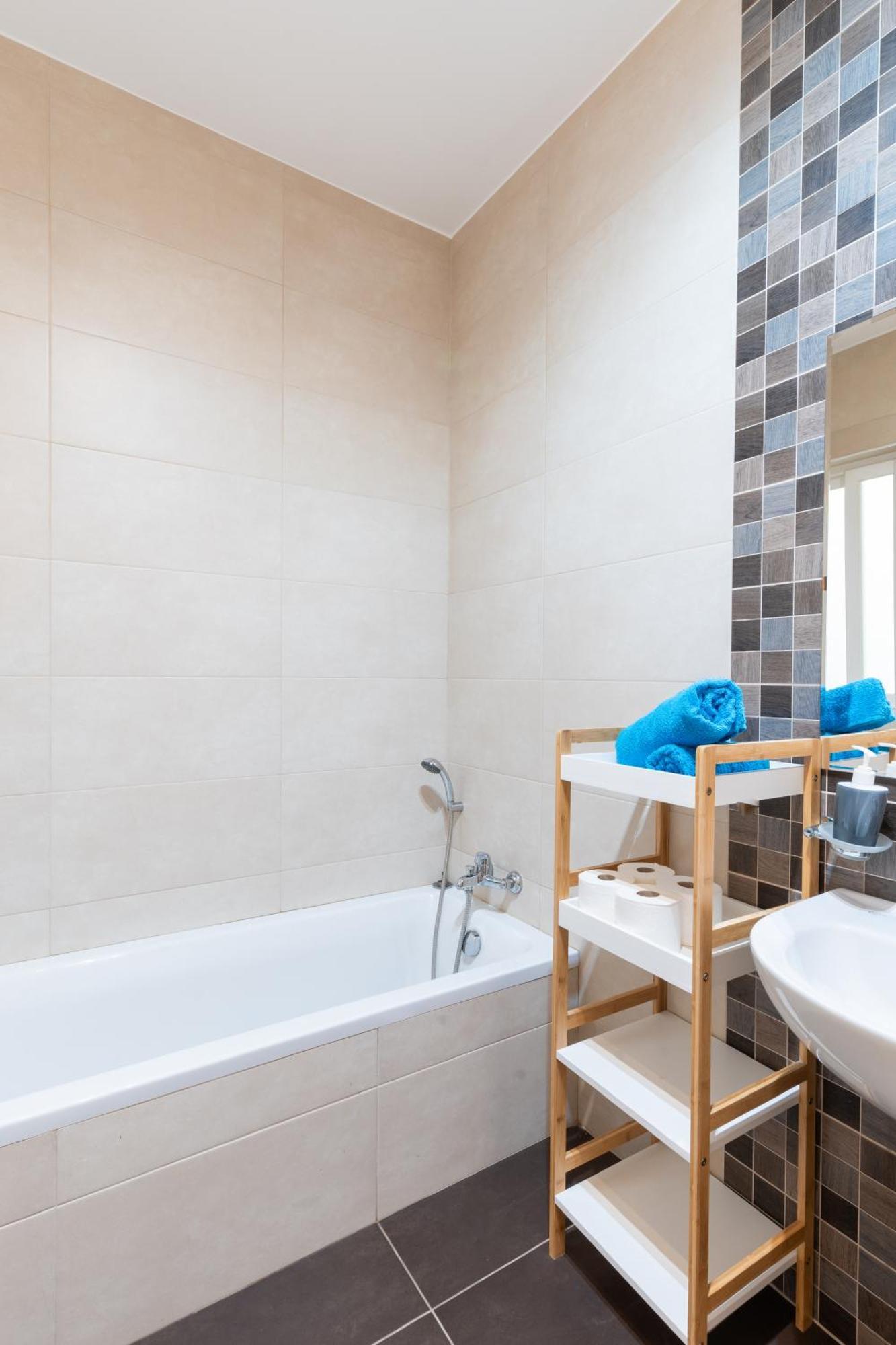 2 Bedroom In Central St Julians Prime Location In Paceville Apt 3 By Vaganza Сент Джулианс Экстерьер фото