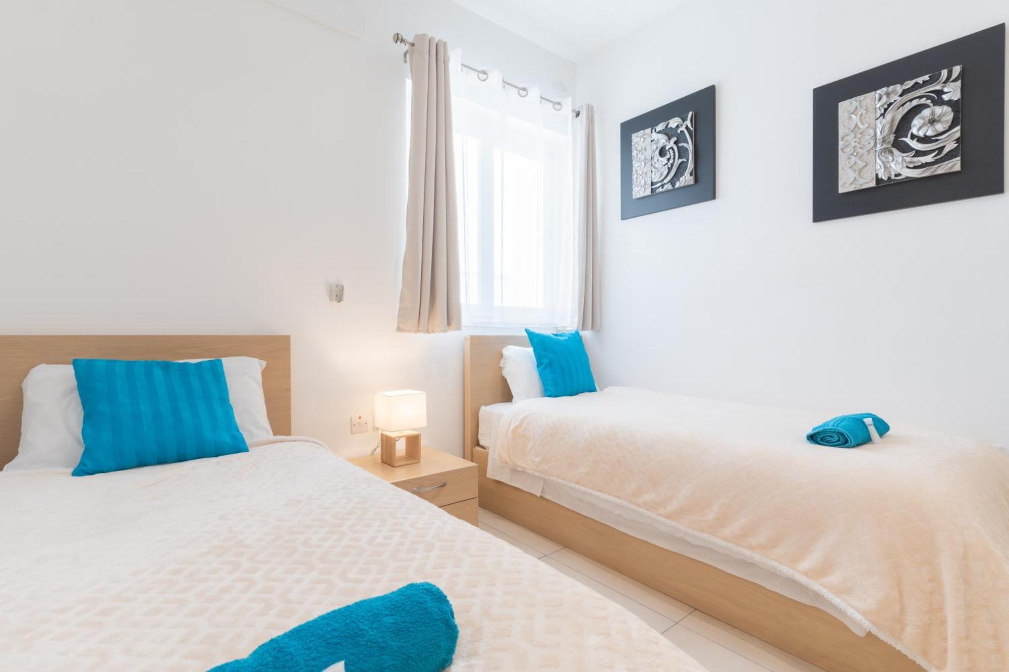 2 Bedroom In Central St Julians Prime Location In Paceville Apt 3 By Vaganza Сент Джулианс Экстерьер фото