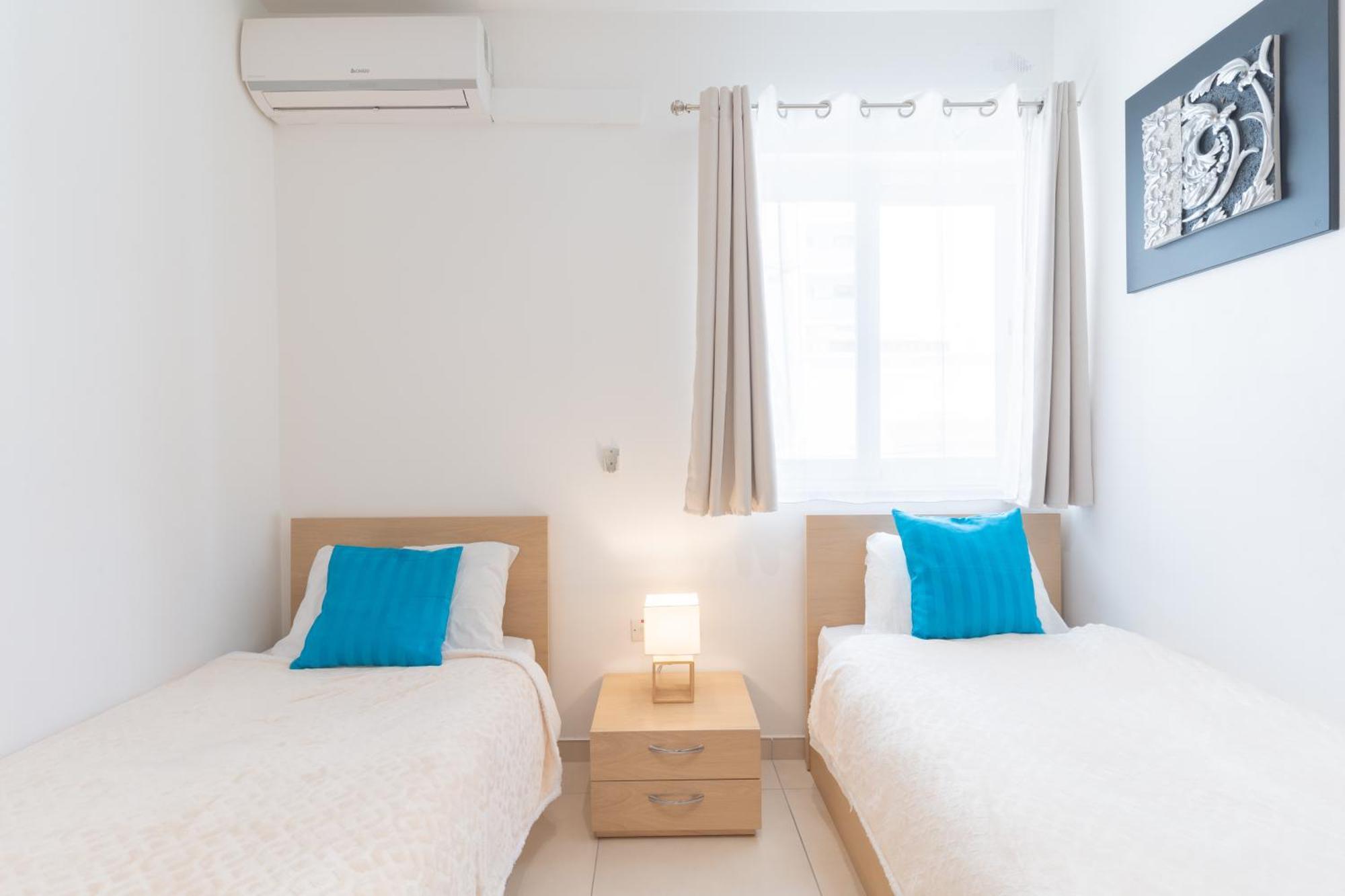 2 Bedroom In Central St Julians Prime Location In Paceville Apt 3 By Vaganza Сент Джулианс Экстерьер фото