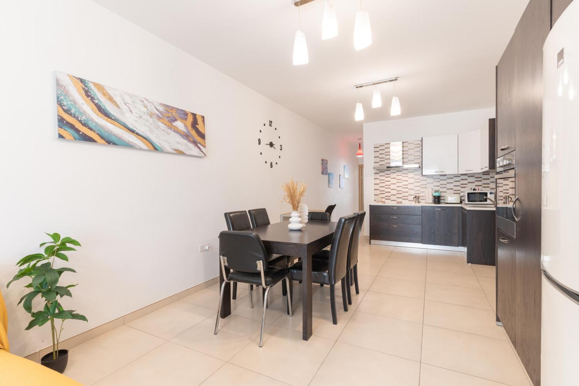 2 Bedroom In Central St Julians Prime Location In Paceville Apt 3 By Vaganza Сент Джулианс Экстерьер фото