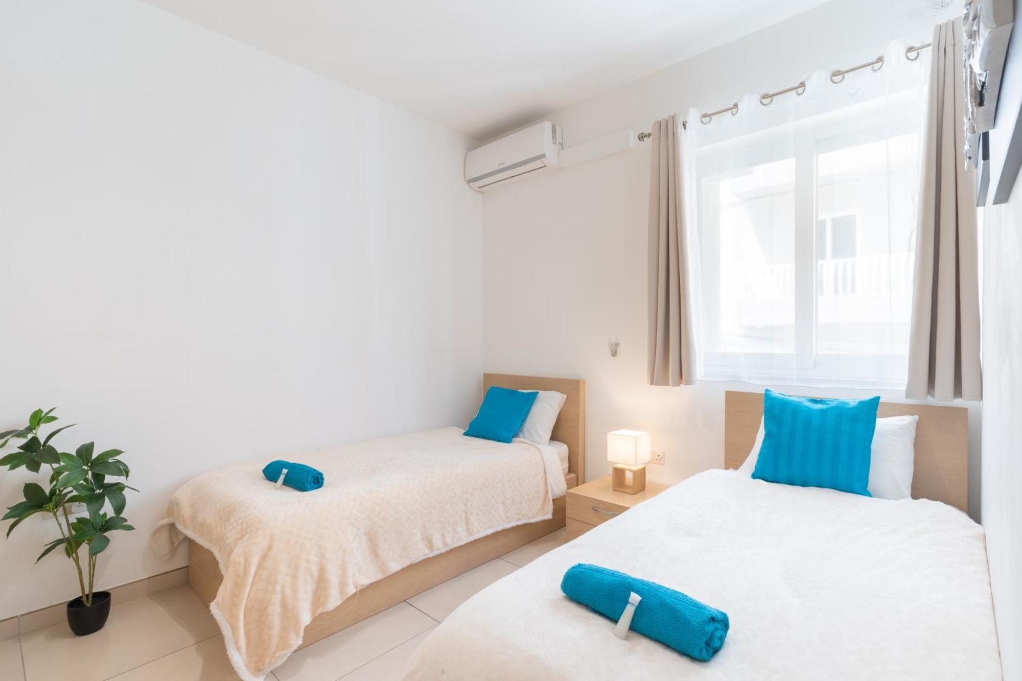 2 Bedroom In Central St Julians Prime Location In Paceville Apt 3 By Vaganza Сент Джулианс Экстерьер фото